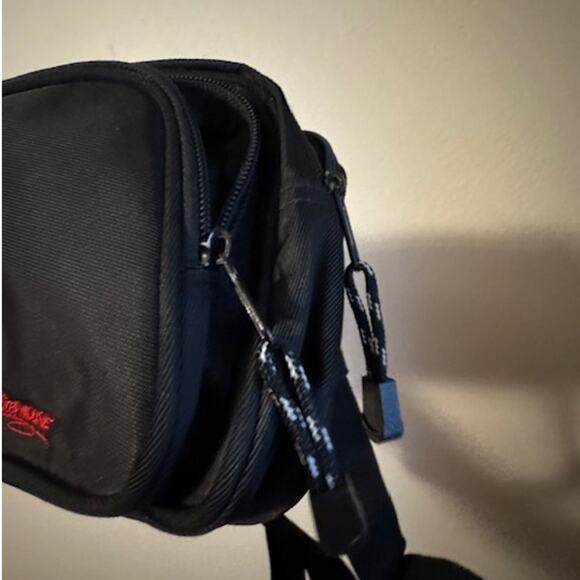 Disney Vintage 90's Embroidered Mickey Mouse Crossbody - Picture 7 of 7